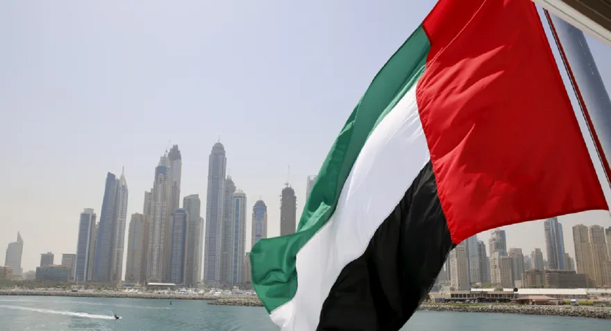 اشتعال النيران في ناقلتي نفط بعد اصطدامهما قرب مضيق هرمز